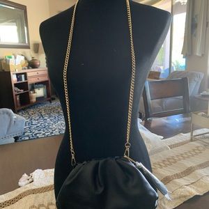 Clutch bag with chain